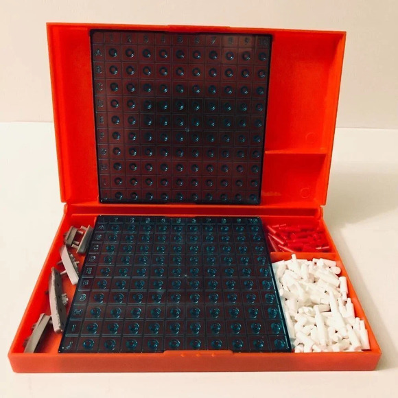 Vintage 1971  Battleship Board Game Milton Bradley Damaged Box - Picture 10 of 16